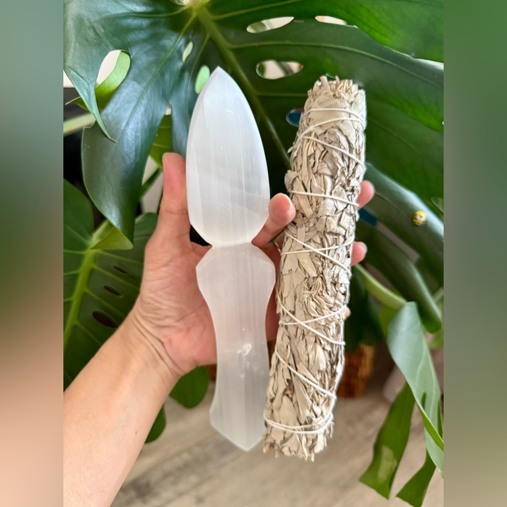 Selenite Dagger & White Sage | Energy Clearing • Spiritual Reset